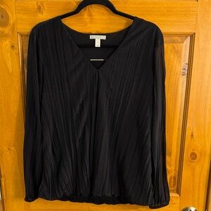 Dana Buchman Elegant Black V-Neck Blouse